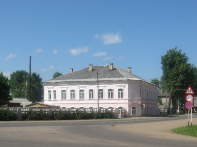 Здание женской гимназии.