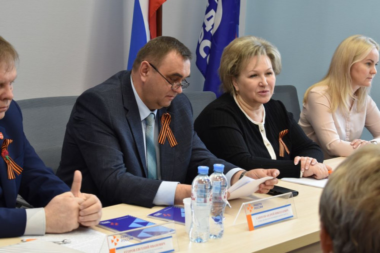 Сегодня в п.Демянск прошло заседание Женского клуба при центре занятости населения.