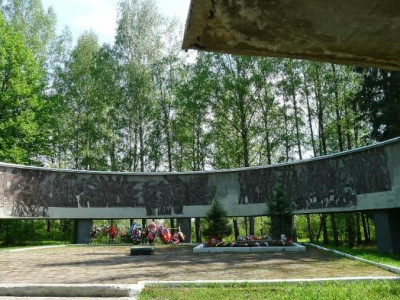 Мемориал славы в честь воинов Северо-Западного фронта.